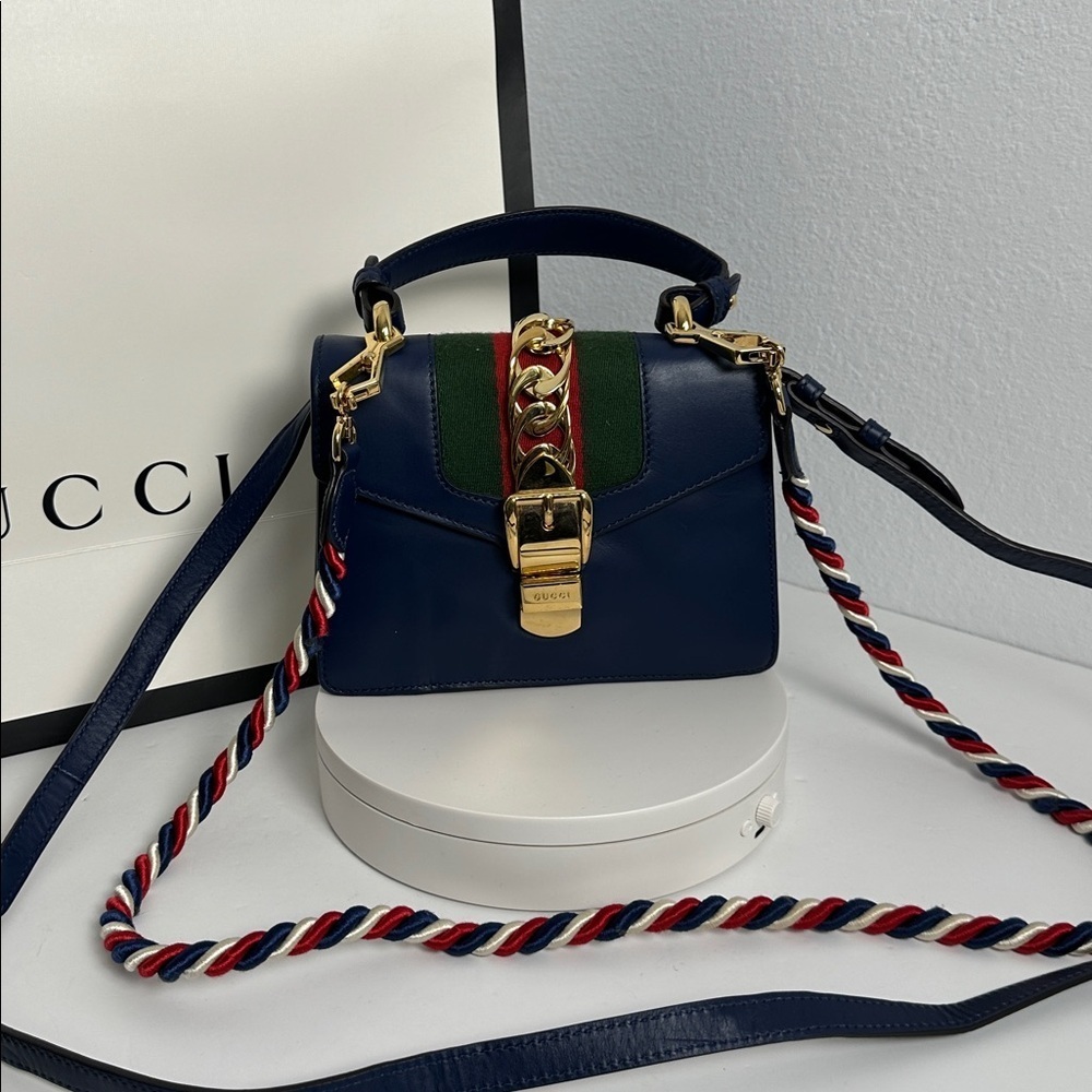 💯Authentic Gucci Navy Blue Sylvie Mini Top Handle Bag in leather 🍀 - Picture 12 of 17